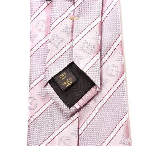 lv neck tie